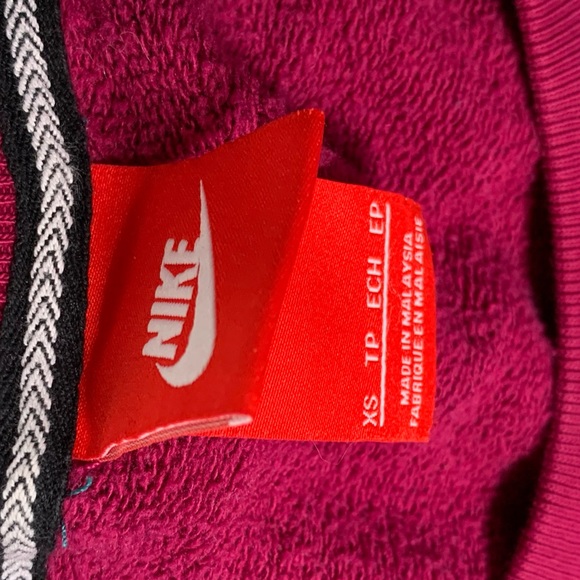 4 FOR $25⭐️ 
Nike Sweatshirt Pink / Burgundy - Picture 5 of 6